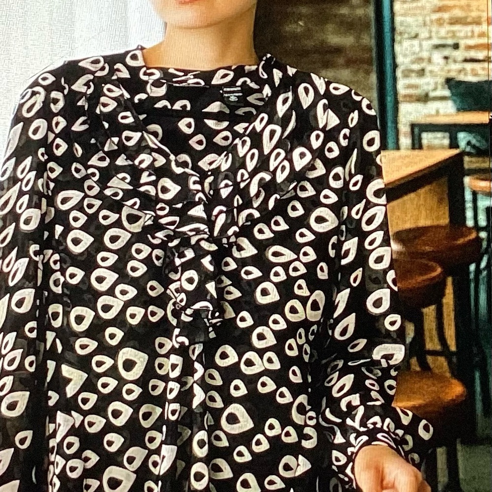 New York & Company Black and White Long Sleeve Top